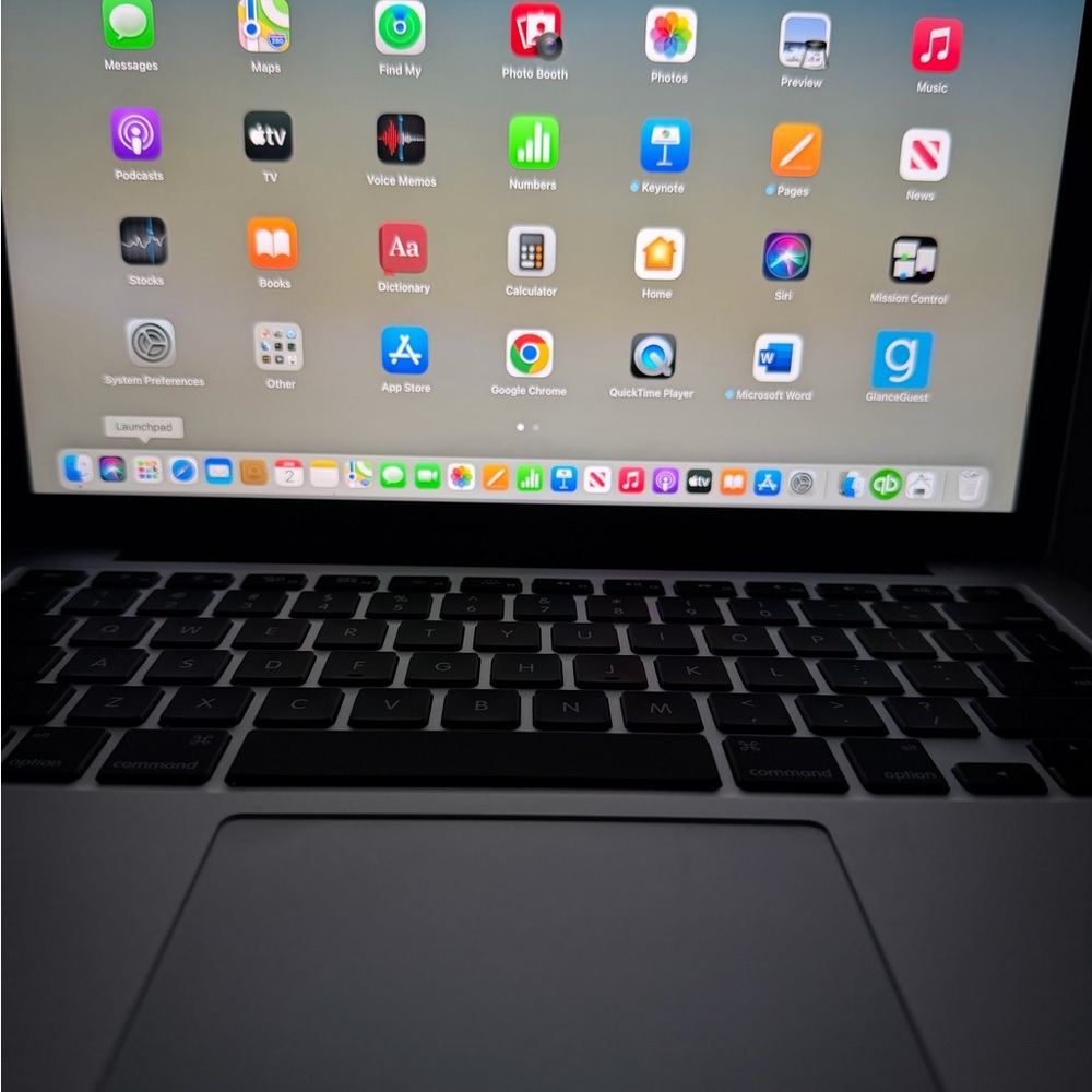 Apple MacBook Pro 13.3 Silver - Picture 3 of 8